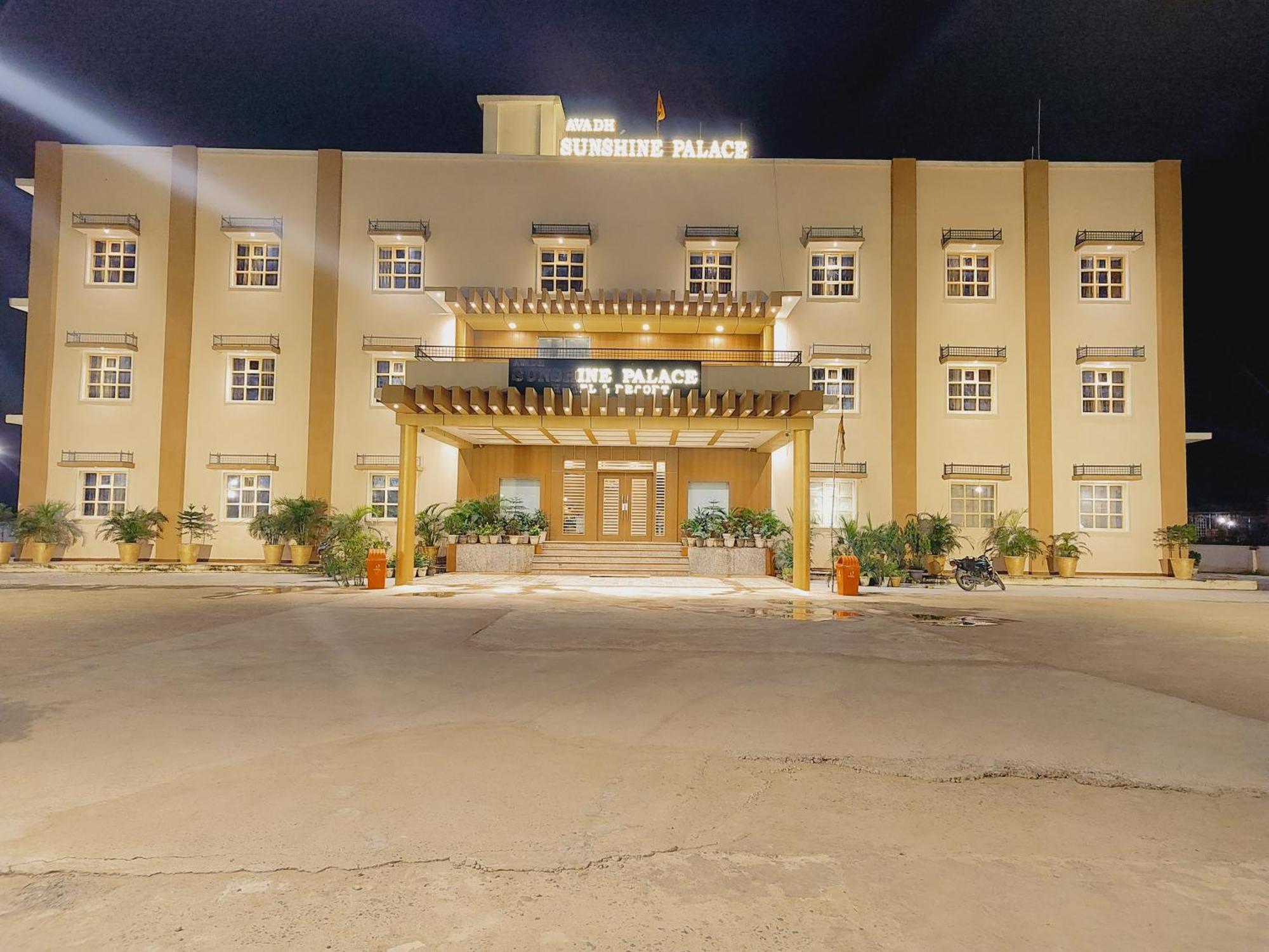Avadh Sunshine Palace Hotel And Resort Ayodhya Buitenkant foto