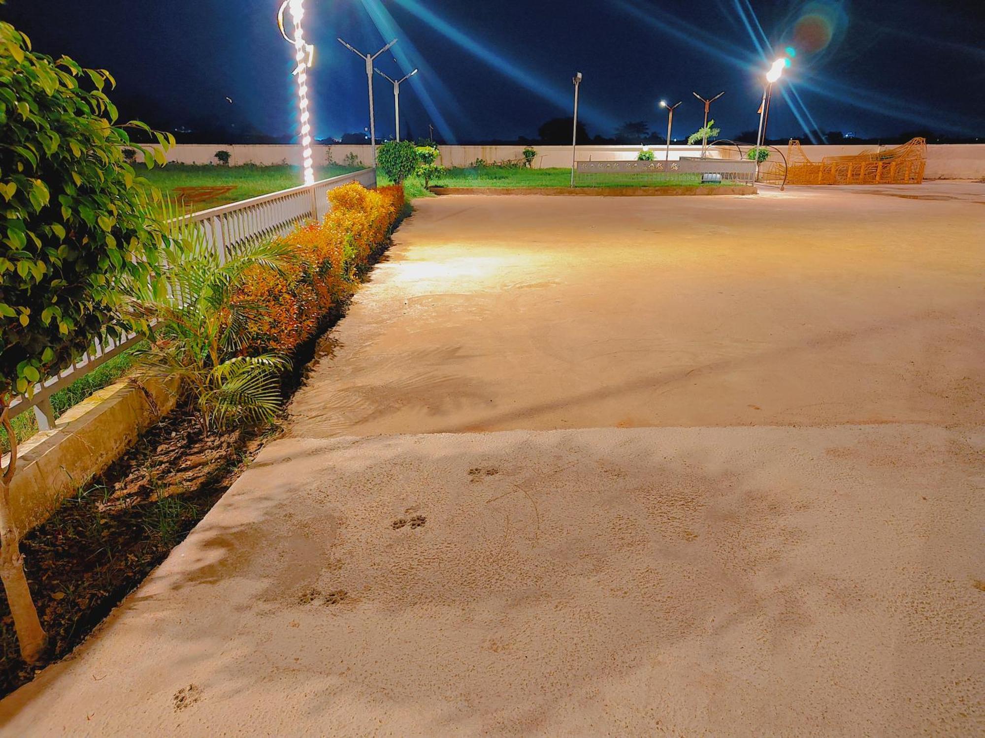 Avadh Sunshine Palace Hotel And Resort Ayodhya Buitenkant foto