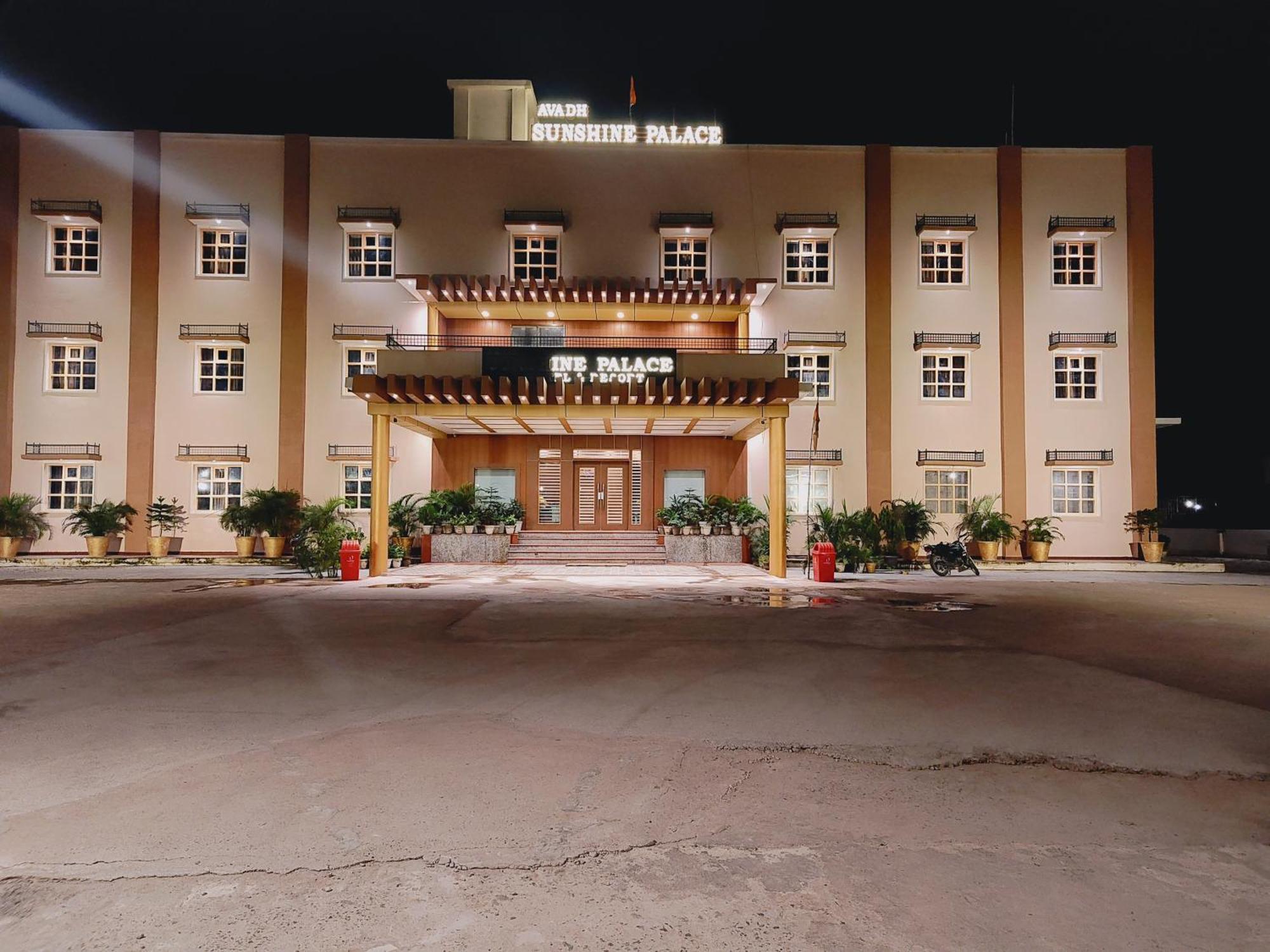 Avadh Sunshine Palace Hotel And Resort Ayodhya Buitenkant foto