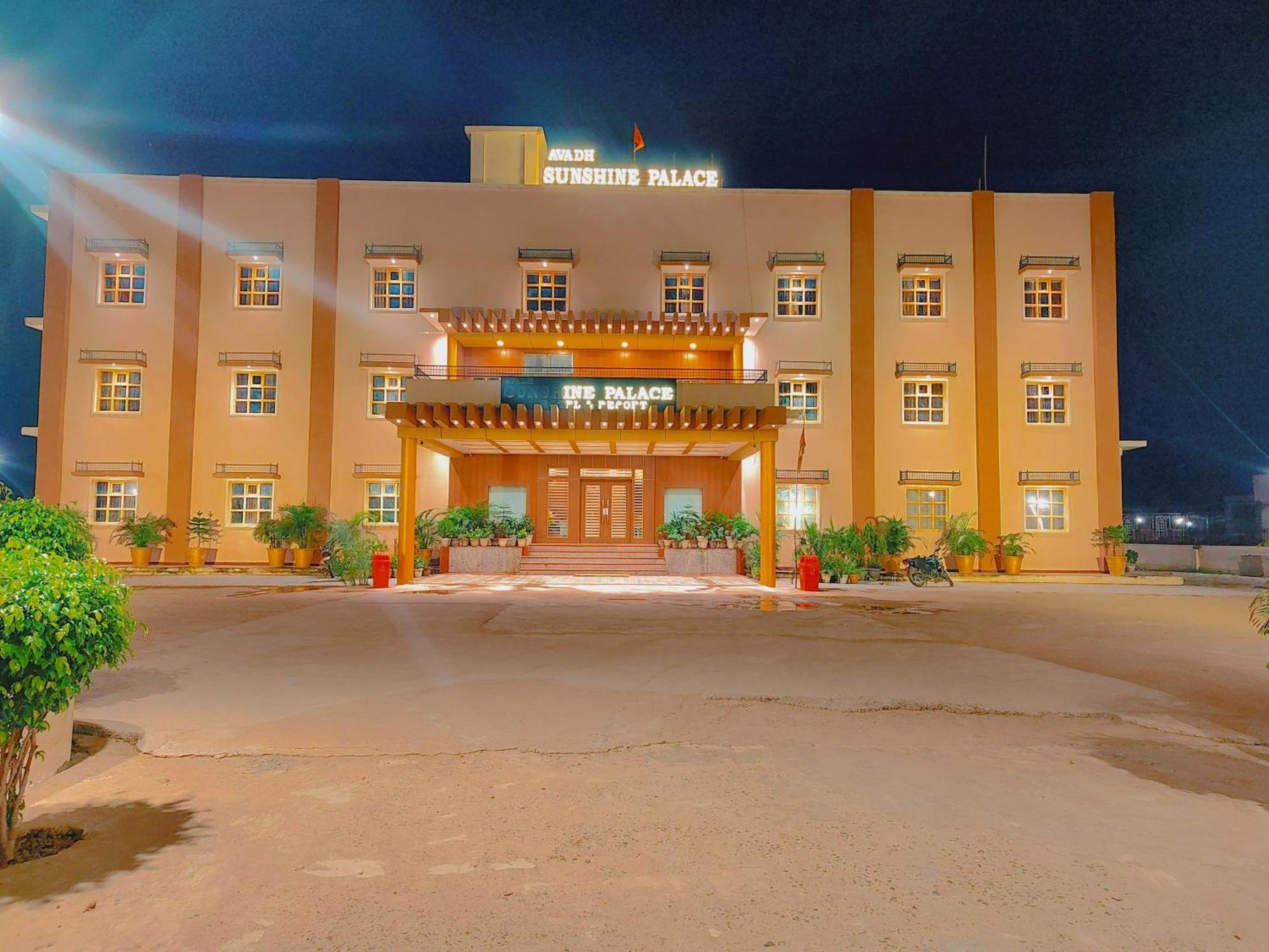 Avadh Sunshine Palace Hotel And Resort Ayodhya Buitenkant foto