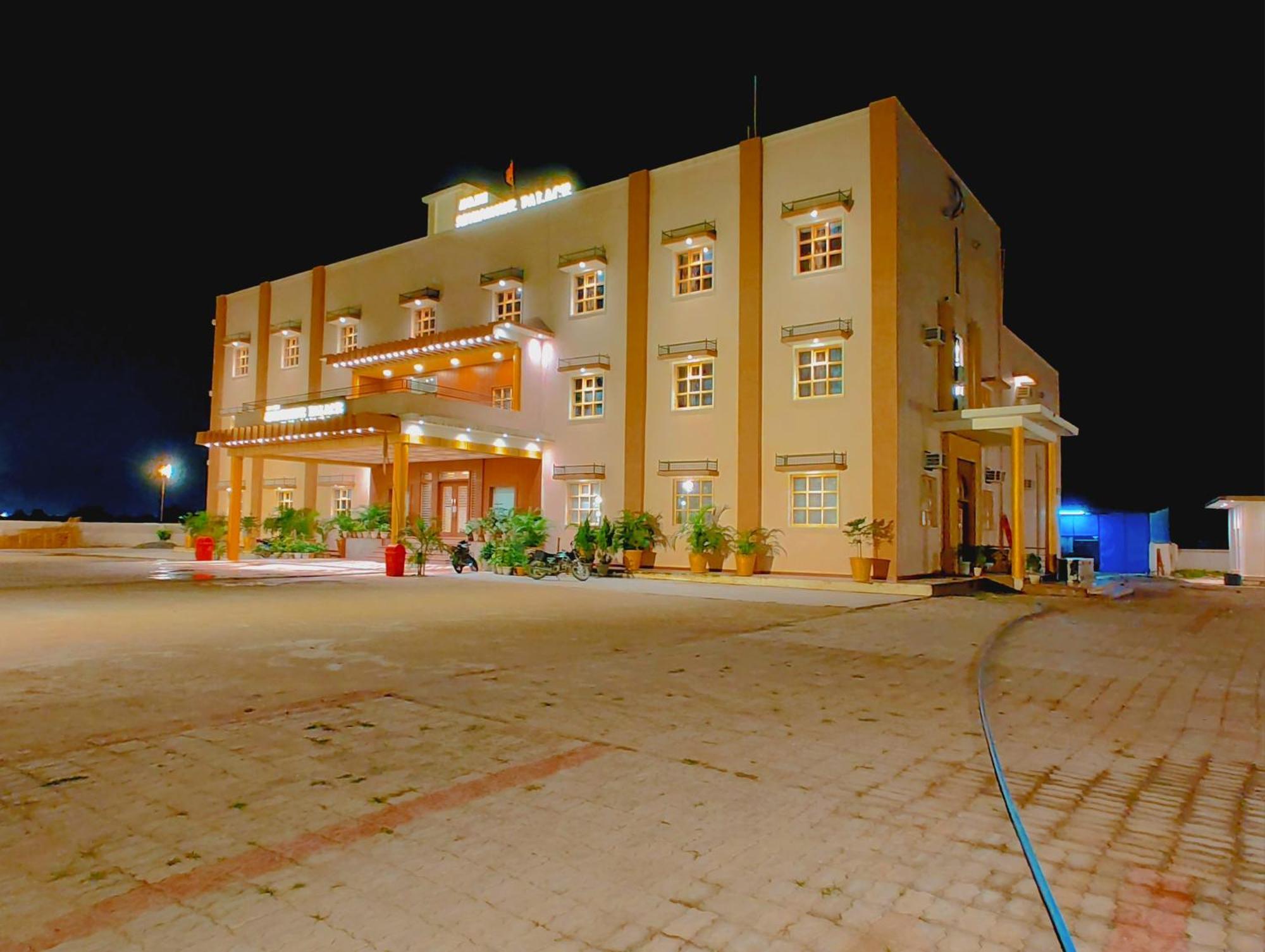 Avadh Sunshine Palace Hotel And Resort Ayodhya Buitenkant foto
