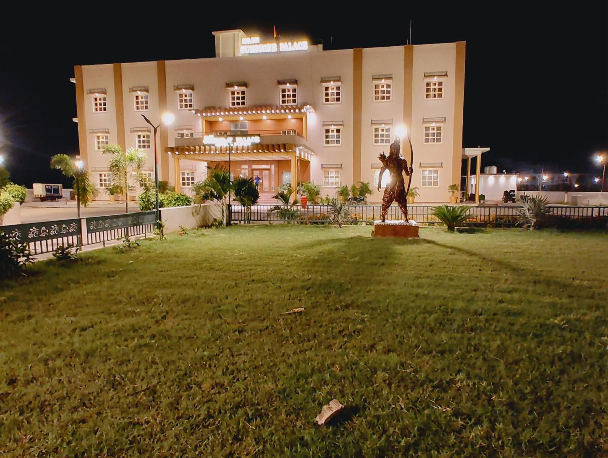 Avadh Sunshine Palace Hotel And Resort Ayodhya Buitenkant foto