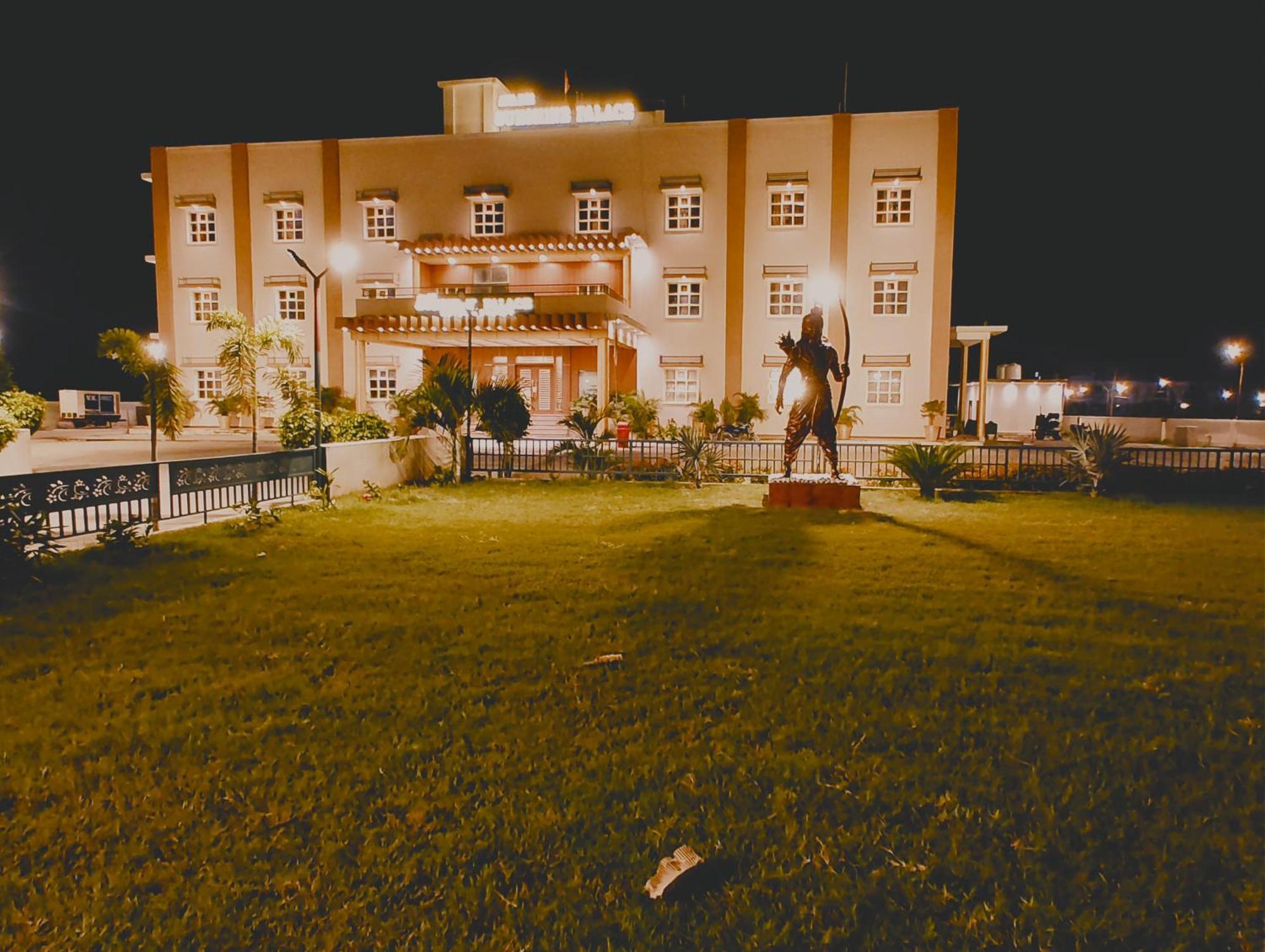 Avadh Sunshine Palace Hotel And Resort Ayodhya Buitenkant foto