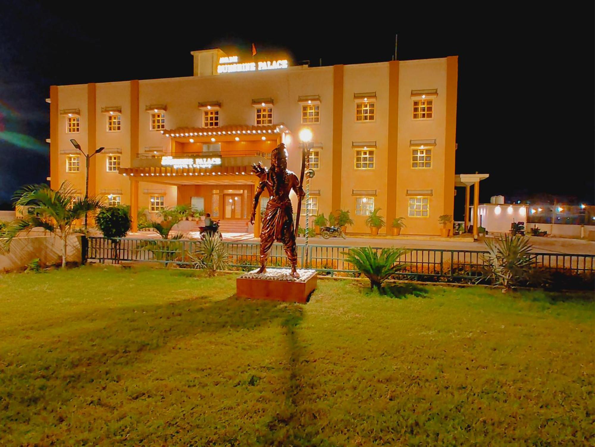 Avadh Sunshine Palace Hotel And Resort Ayodhya Buitenkant foto