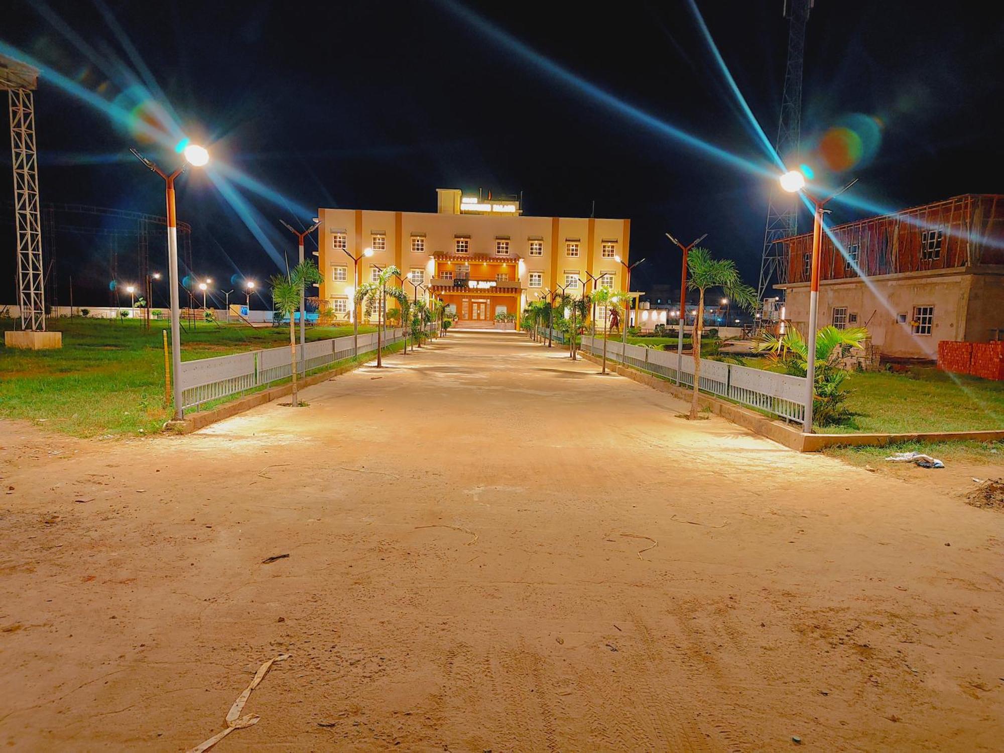 Avadh Sunshine Palace Hotel And Resort Ayodhya Buitenkant foto