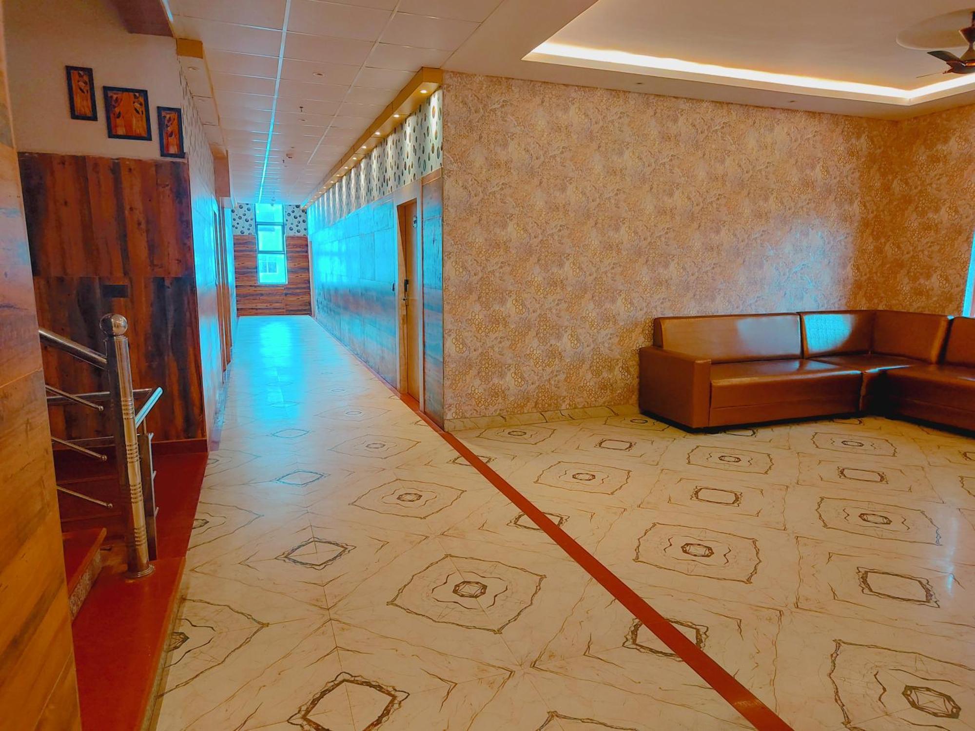 Avadh Sunshine Palace Hotel And Resort Ayodhya Buitenkant foto