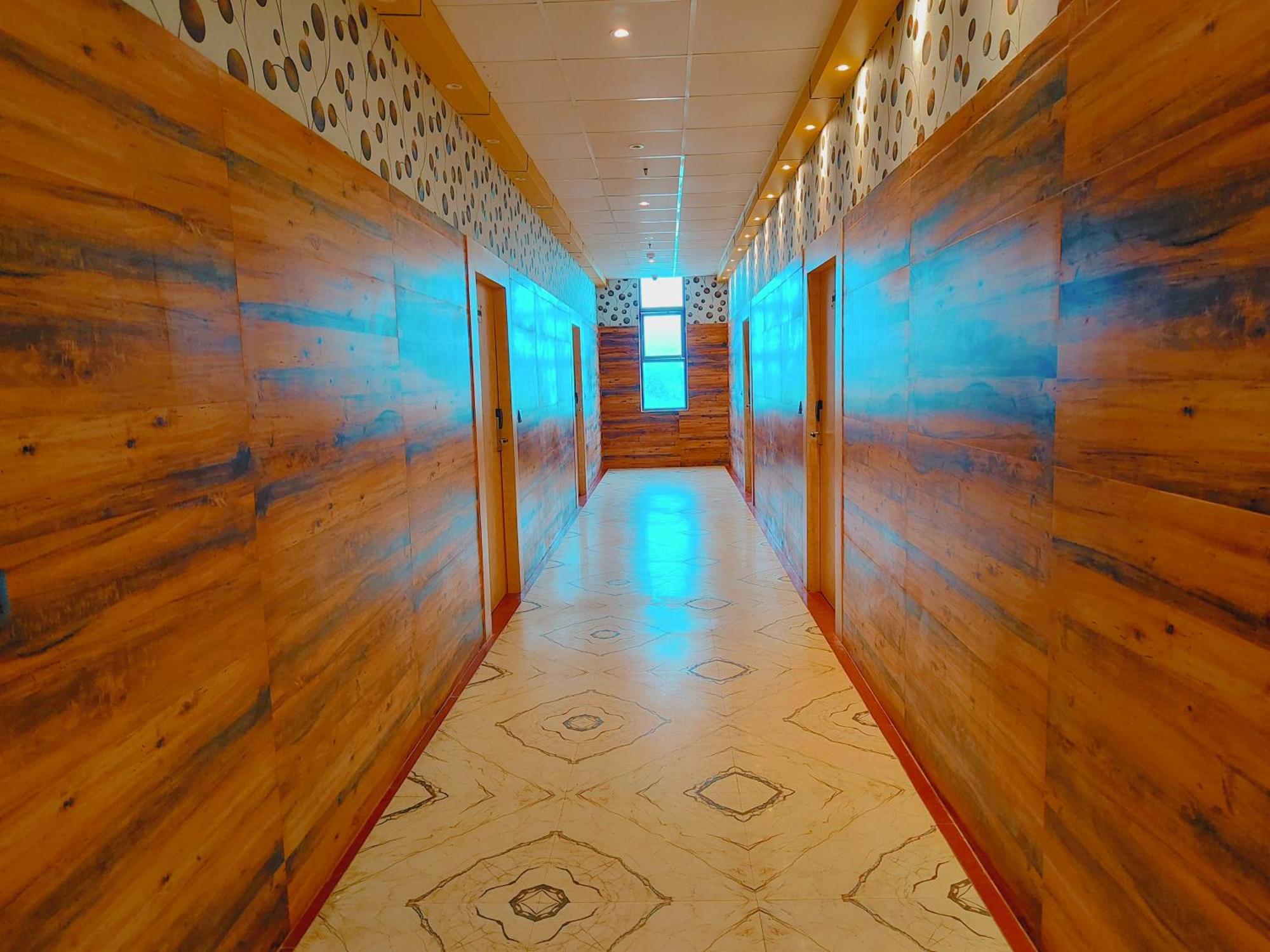 Avadh Sunshine Palace Hotel And Resort Ayodhya Buitenkant foto